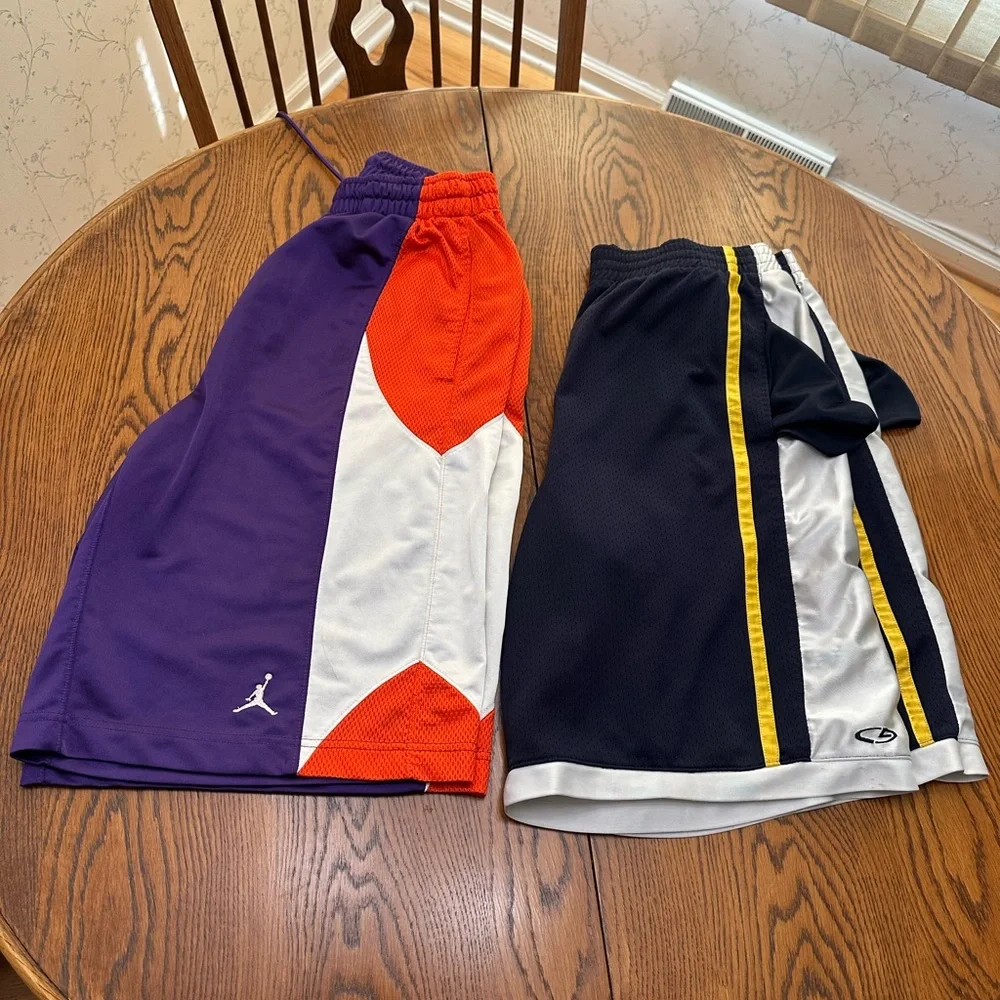Men’s shorts medium lot of 2